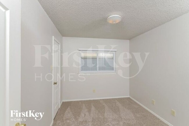 Building Photo - 2652 Westover View