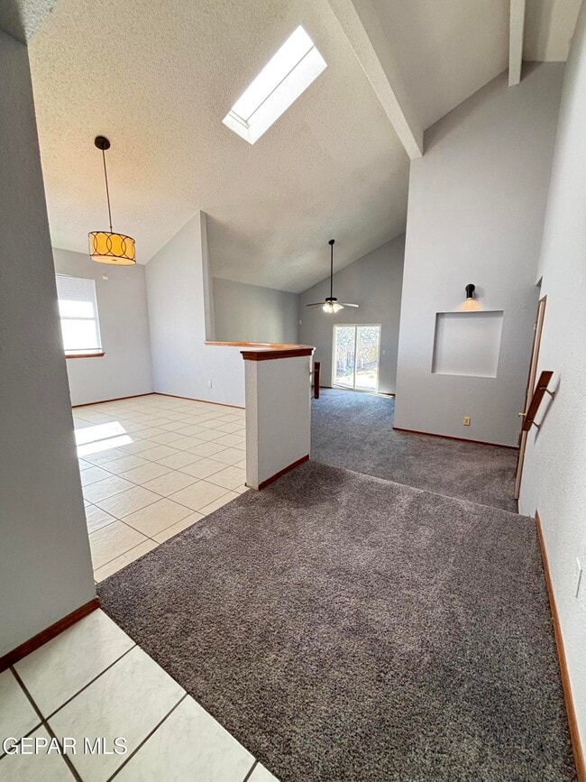 Building Photo - 10905 Loma De Rio Pl