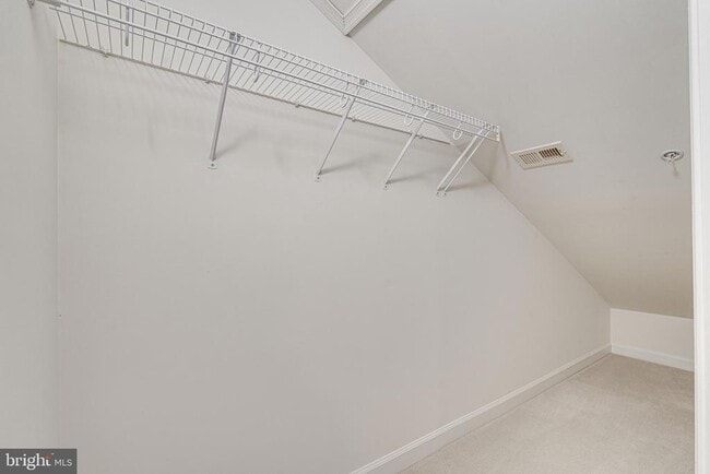 Building Photo - 8872 Ashgrove House Ln