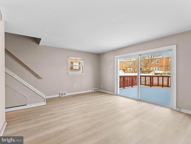 Building Photo - 3321 Fairdale Rd