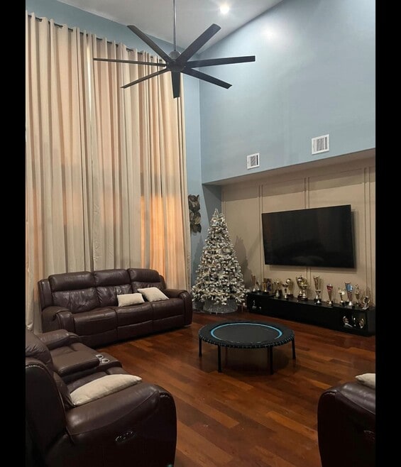 Building Photo - 10000 Nanak Dr