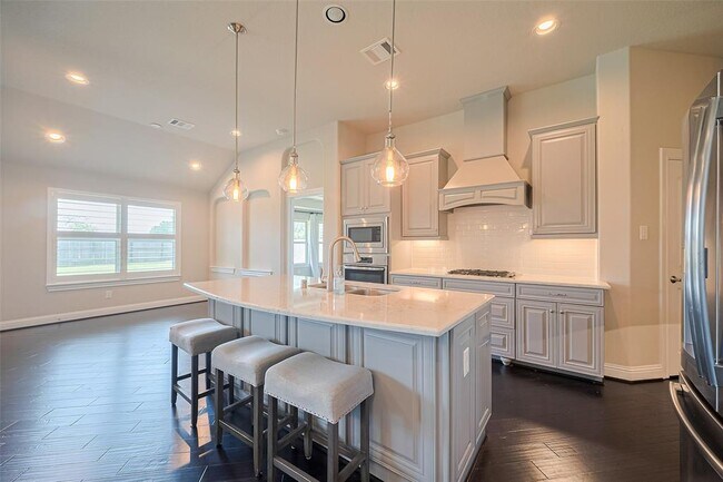 Building Photo - 6243 Garden Lakes Ln