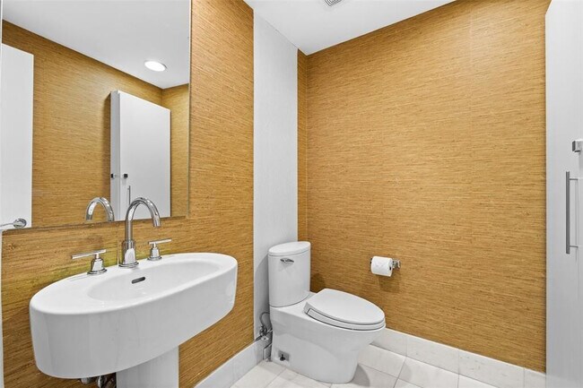 Building Photo - 2950 NE 188th St