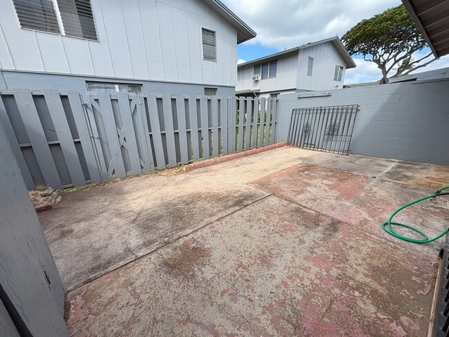 Building Photo - Ewa Apartments (Kulana) 2 Bdrm/1 Bath