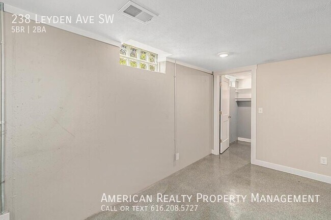 Building Photo - 238 Leyden Ave SW