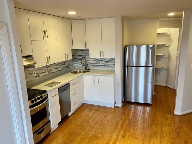 Building Photo - 1415 Chapin St NW
