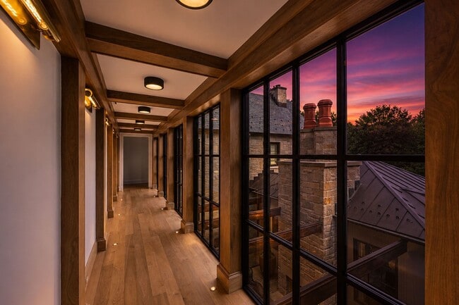 Building Photo - 548 Sylvan Pl