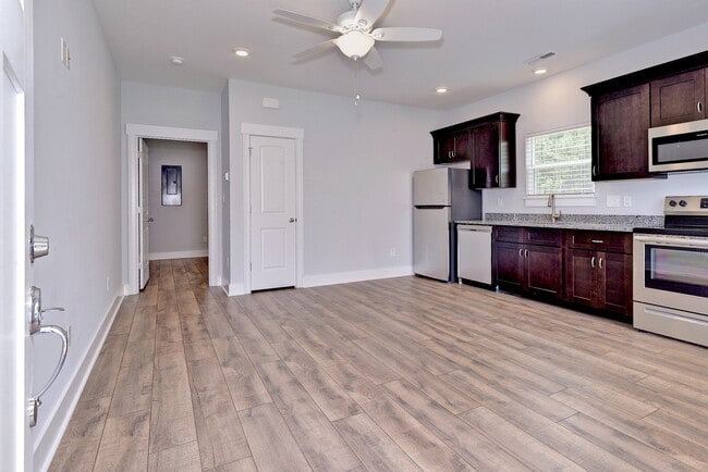 Building Photo - 108 Magruder Ave