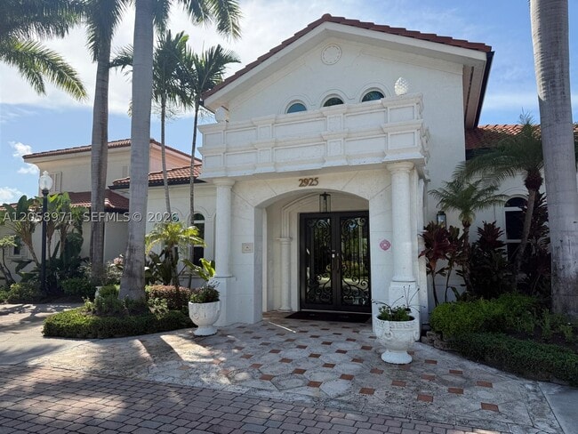 Building Photo - 401 Villa Cir