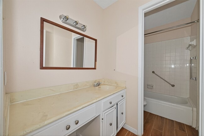 Building Photo - 10913 Bexley Dr
