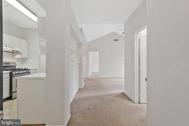 Building Photo - 46580 Drysdale Terrace
