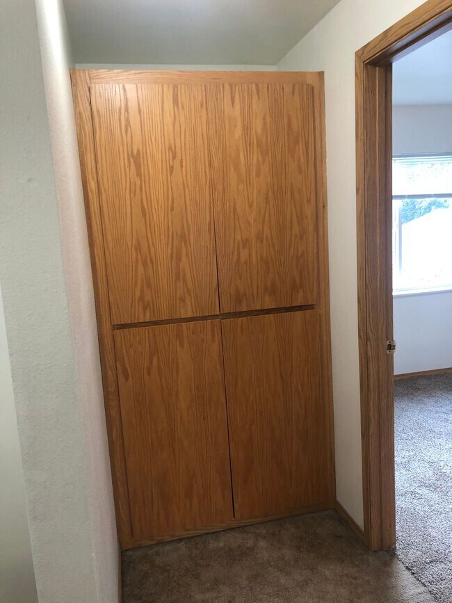 Building Photo - 226 S 59th St