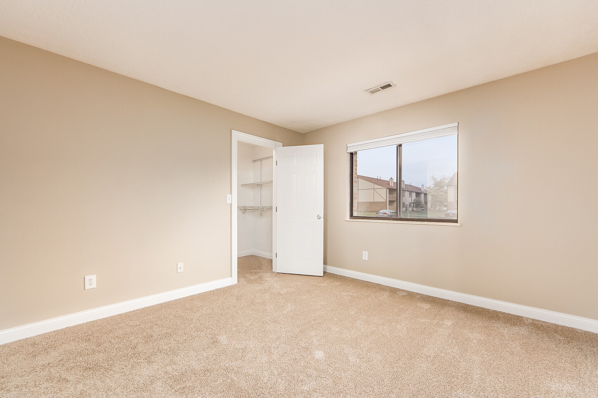 Building Photo - 2257 Hedgerow Road