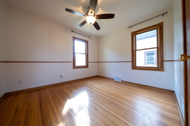 Building Photo - 3950 Hubbard Ave N