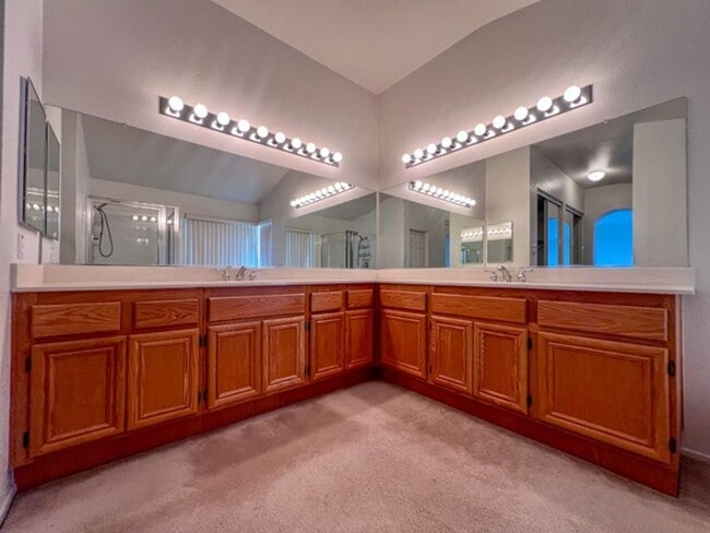 Building Photo - Large 4 bedroom Murrieta home with a loft ...