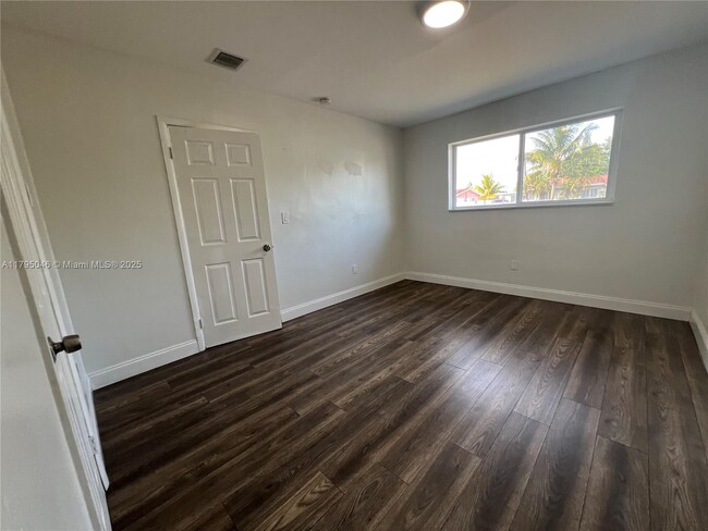 Building Photo - 770 NW 179th St