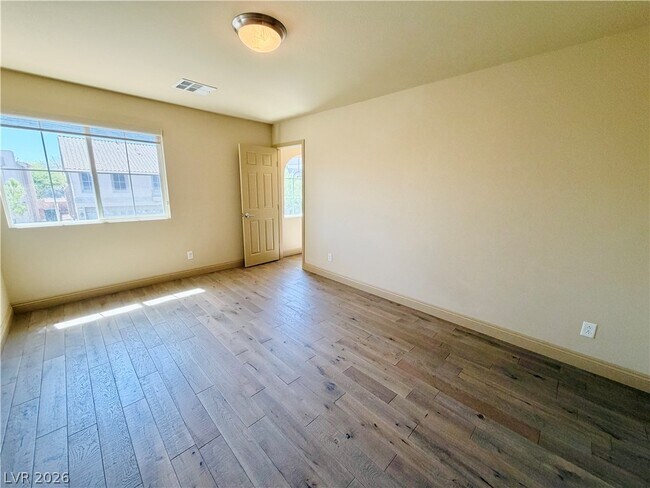 Building Photo - 9842 S Russian Hill St