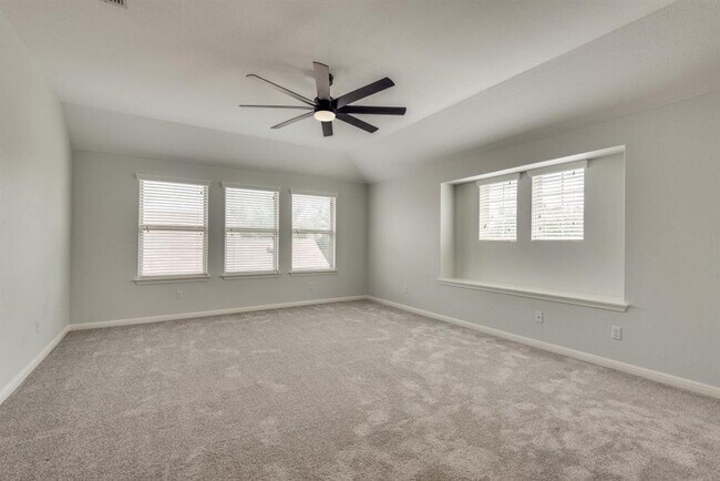 Building Photo - 628 Bottle Brush Dr