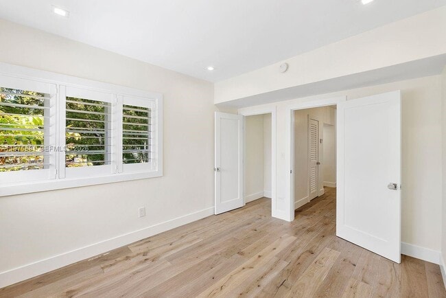 Building Photo - 6517 Castaneda St