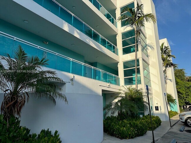Building Photo - 652 NE 63rd St