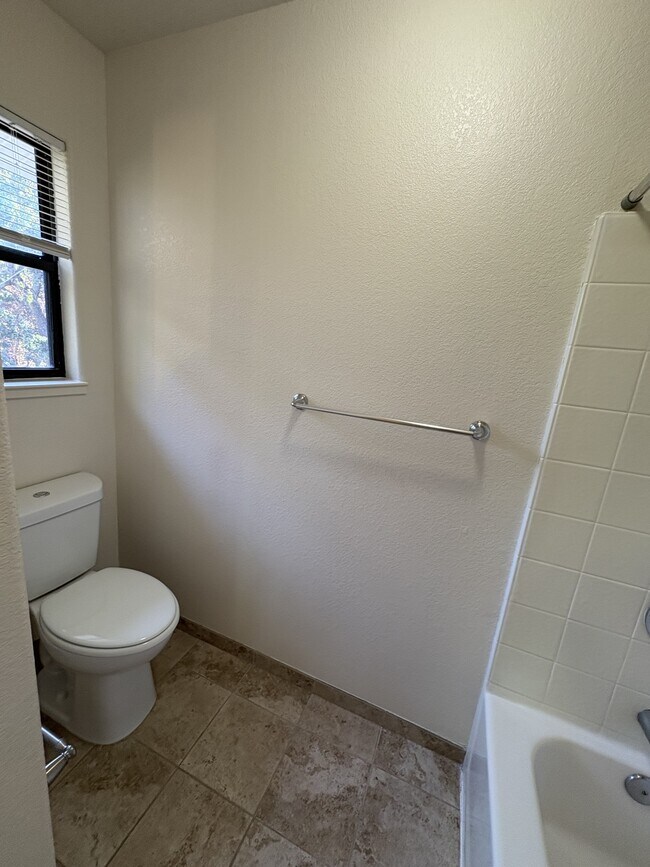 Building Photo - 1748 Mount Olive Dr
