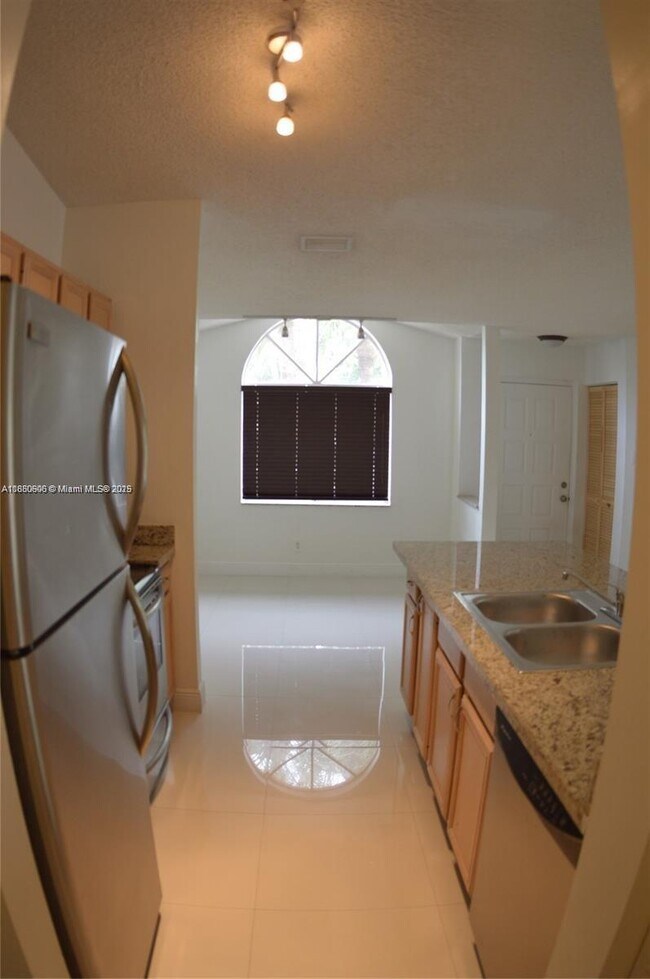 Building Photo - 10630 SW 157th Ct