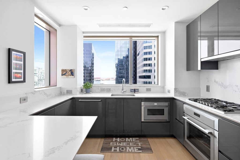 Building Photo - 133 Seaport Blvd