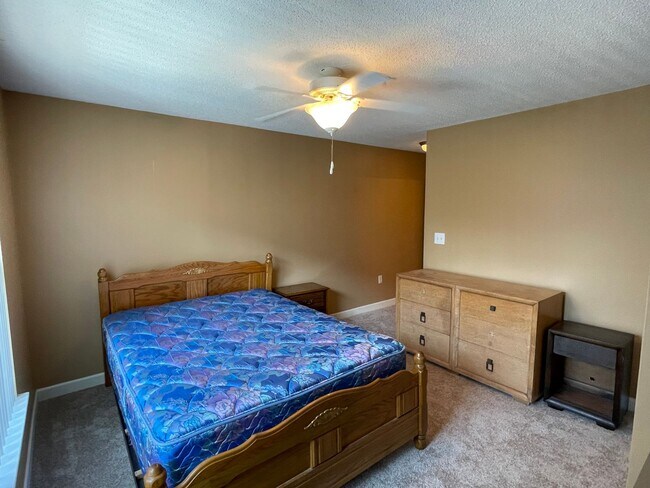 Building Photo - Fully Furnished Unit in Harts Cove!