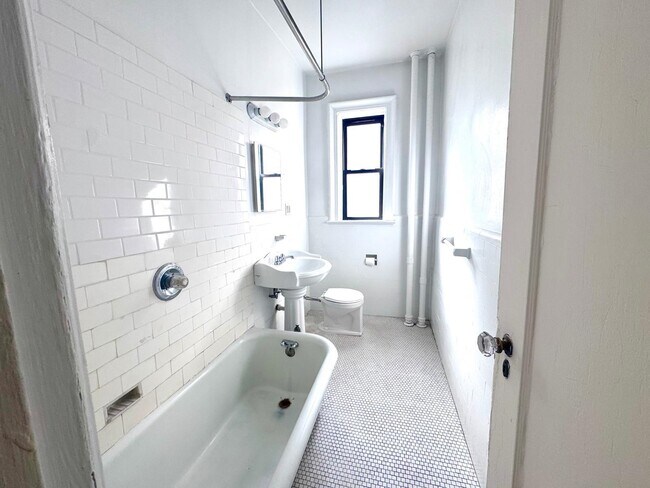 Building Photo - 35-39-39 Fulton St