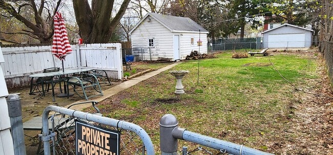 Building Photo - 1804 Latham St