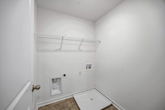 Building Photo - 702 N Saulsbury Ln