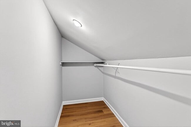 Building Photo - 29 W Elm Ave