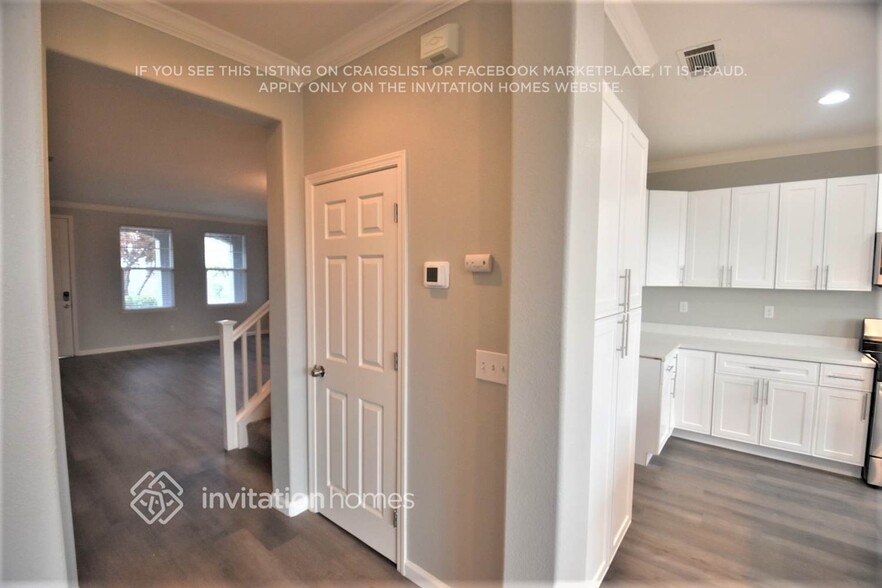 Building Photo - 1120 Villaggio Cir