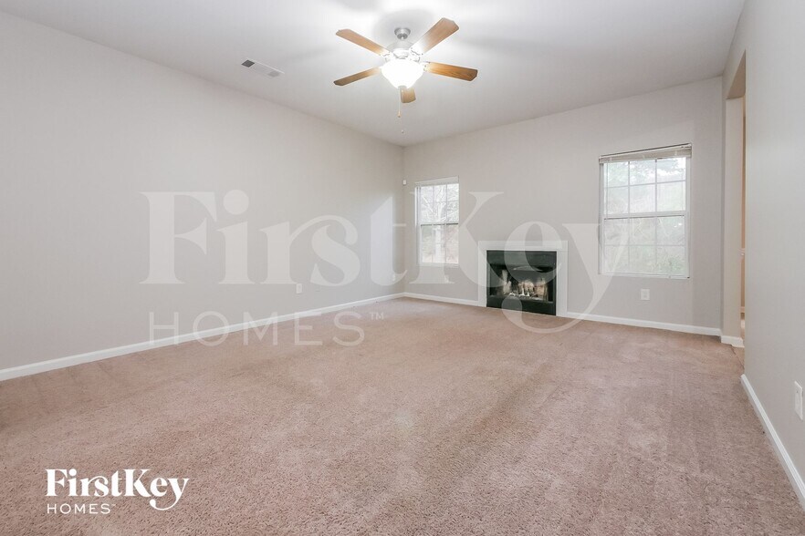 Building Photo - 5052 Pioneer Pkwy