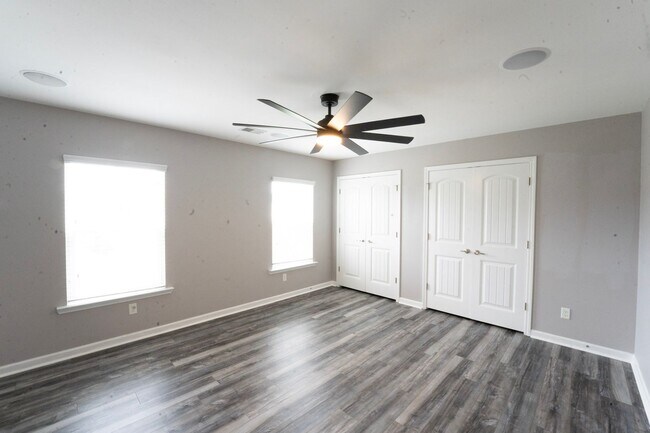 Building Photo - Coming Available!