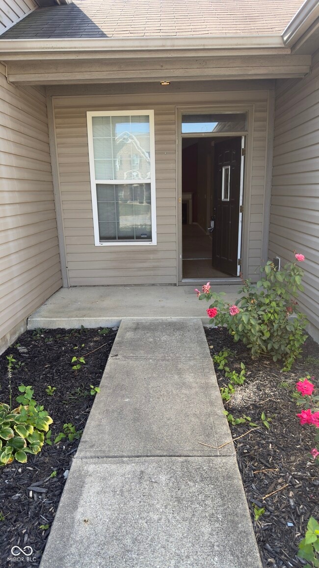 Building Photo - 1236 Wolf Run Way