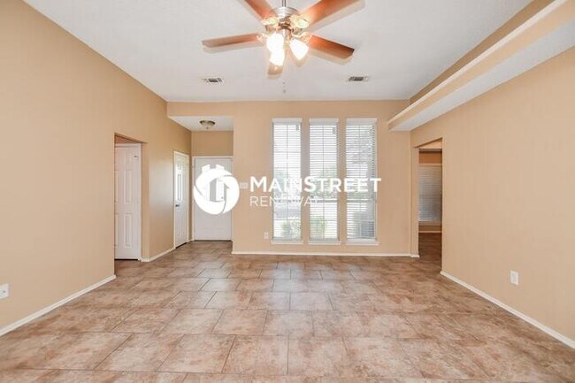Building Photo - 3 Bedroom Pet-Friendly Home in Mesquite, TX with Main Street Renewal