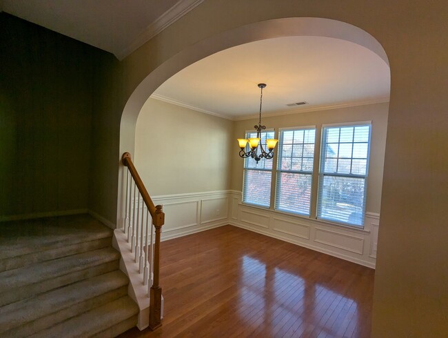 Building Photo - Skybrook Townhome with Garage