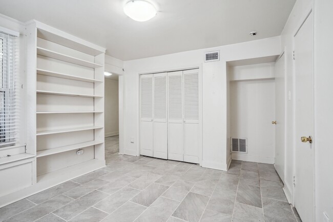 Building Photo - 312 Elmeer Ave