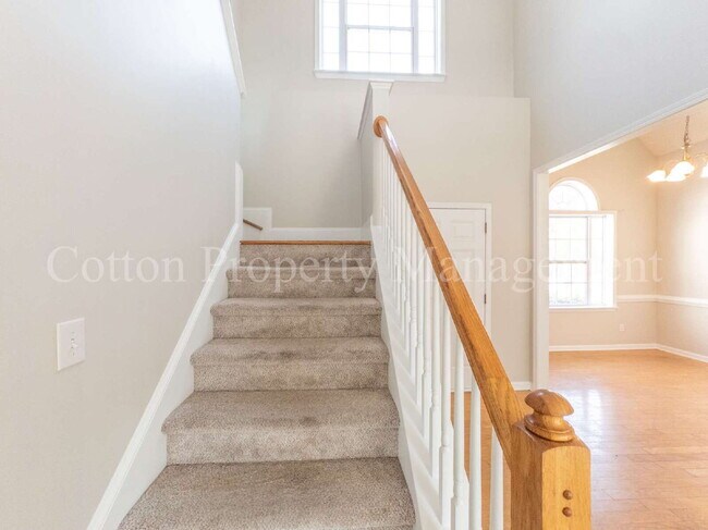 Building Photo - 448 Vallie Ln