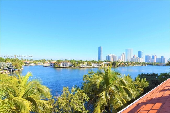 Building Photo - 20185 E Country Club Dr