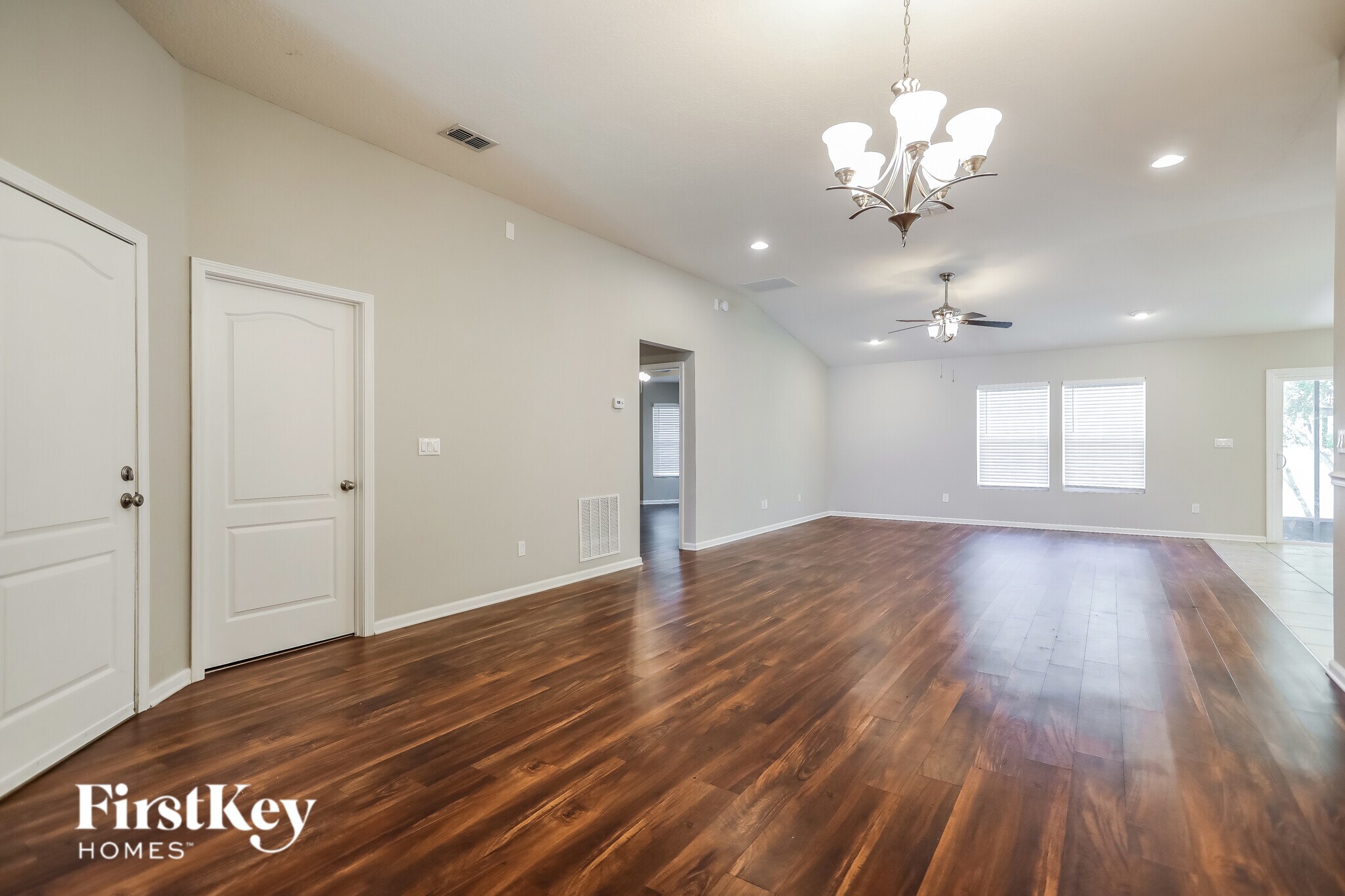 Building Photo - 344 Sunshine Dr