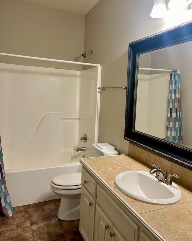 Building Photo - GEISMAR, right across 74 from Dutchtown Schools!  3br/2ba