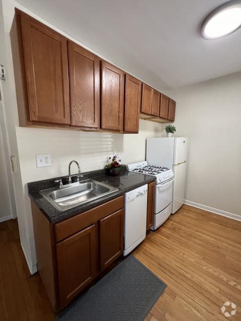 Building Photo - 1 bedroom in Chicago IL 60613