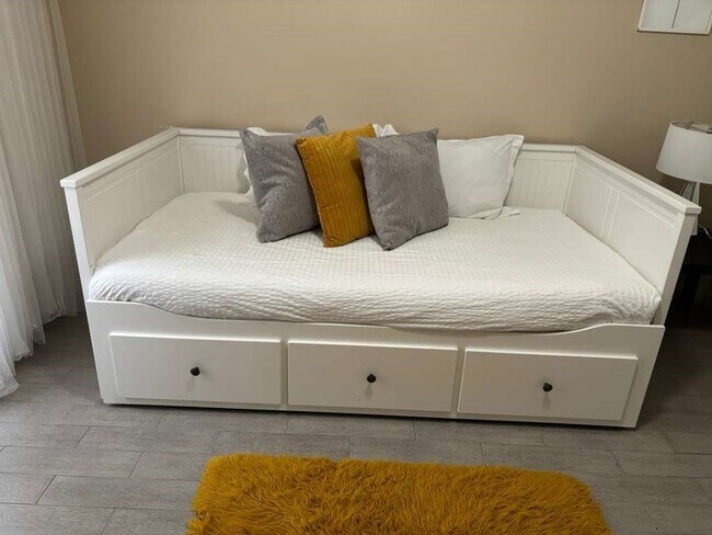 Building Photo - 7318 Dearborn St