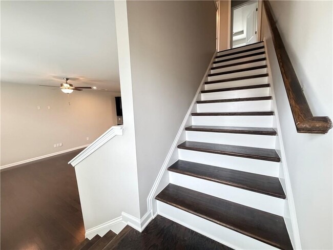 Building Photo - 2838 Vlg Pk Bnd