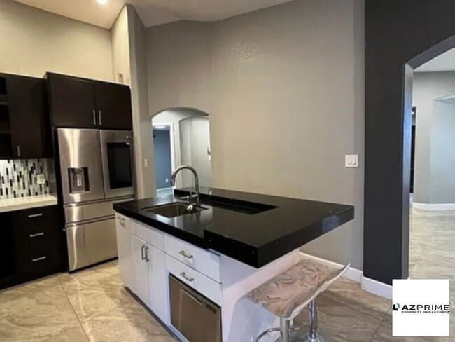 Building Photo - 9638