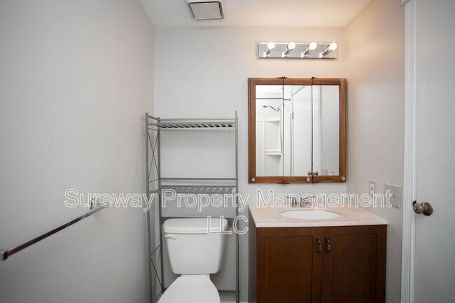 Building Photo - 26 Teaberry Ct