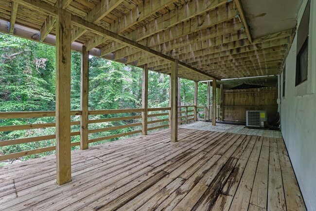 Building Photo - 2551 Park Rd