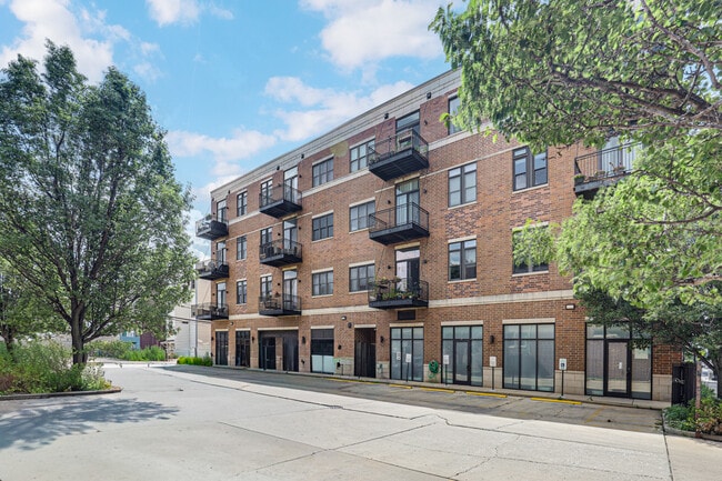 Building Photo - 4755 N Washtenaw Ave